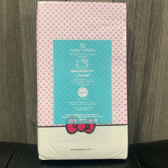 Sanrio Hello Kitty & Ice Cream Set of 32 Guest Towels Napkins New In Package - Picture 5 of 10